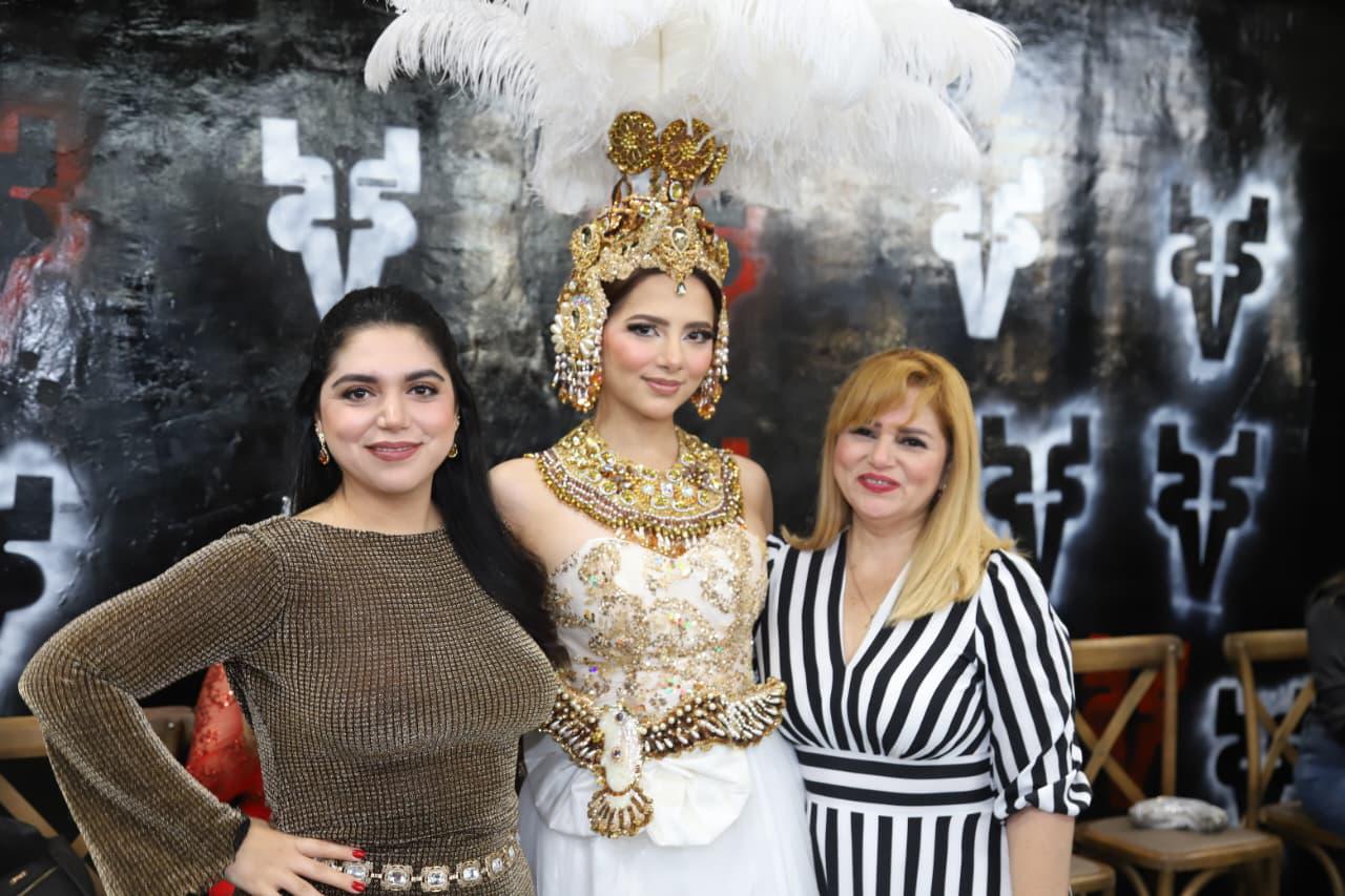 $!Joanna Castillo entre su hermana Yeraldín Castillo y su mamá Guadalupe Monroy.