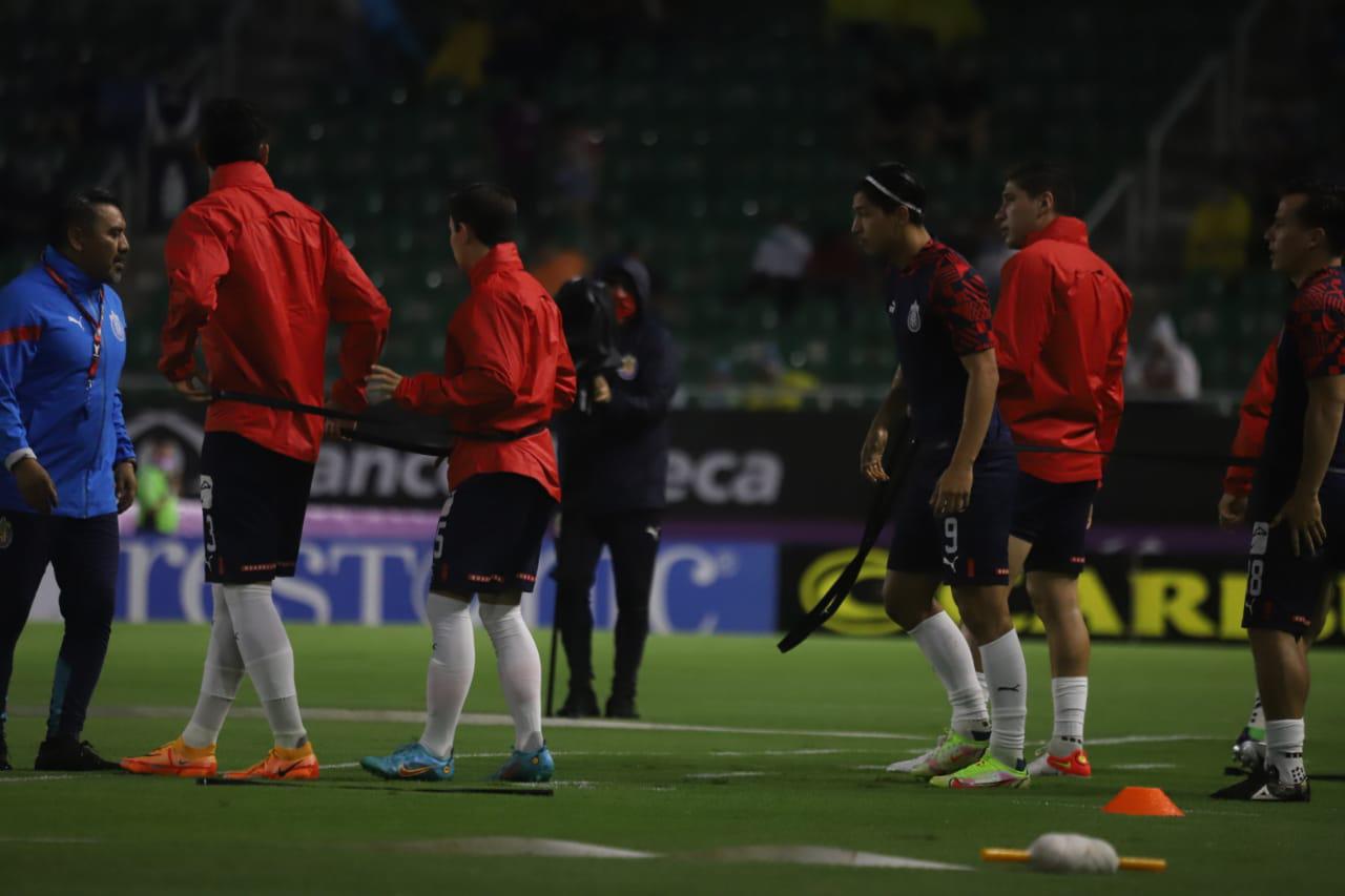 $!El Mazatlán-Chivas arrancará a la hora acordada, pese a la lluvia