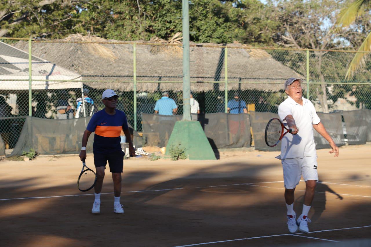 $!Chicuate y Sánchez arrancan con el pie derecho en Torneo de Tenis del Pavo del Club Muralla