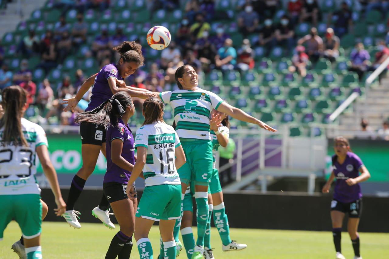 $!Mazatlán Femenil deja ir la victoria ante Santos Laguna en la Perla del Pacífico