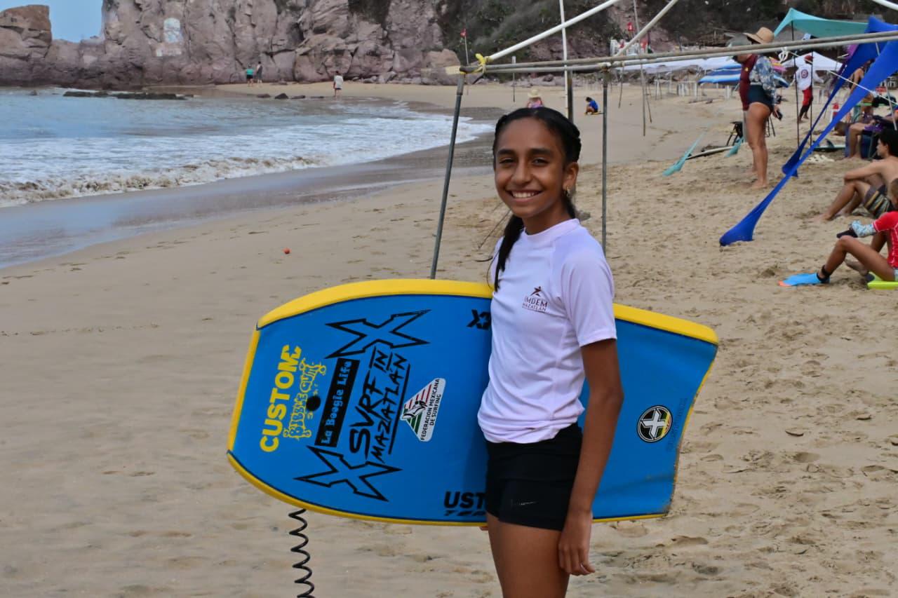 $!Muestra Mazatlán músculo juvenil en el Torneo Relámpago de Surf