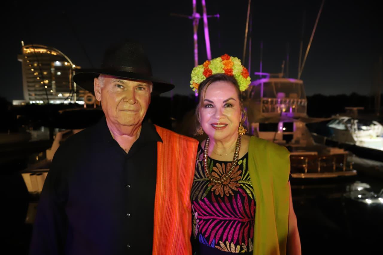 $!Hugo Mier y Gabriela Medrano de Mier.