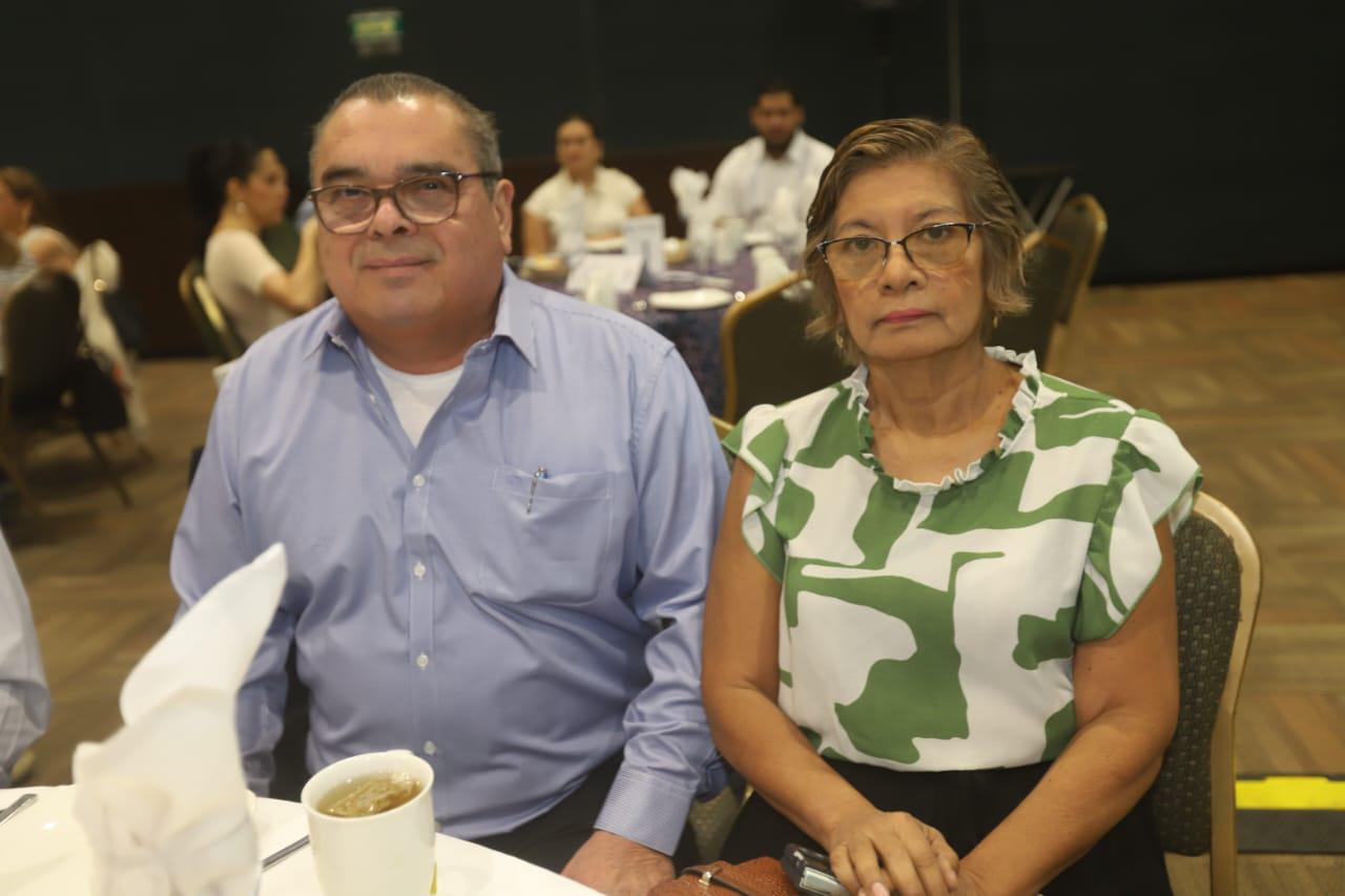 $!Martín Juárez y Ana Lilia Vargas.