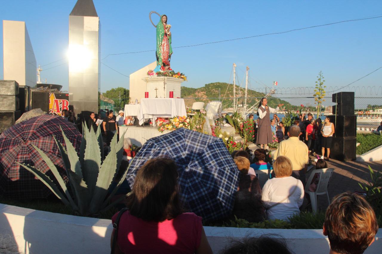 $!Virgen de La Puntilla, la guardiana de los pescadores y la combatiente de los ciclones en Mazatlán