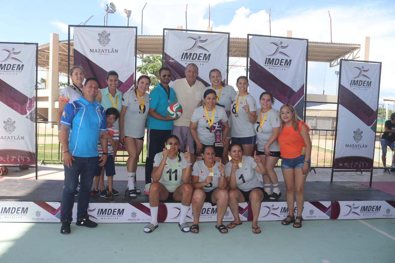 $!Wall Street fueron campeonas en Máster Femenil.
