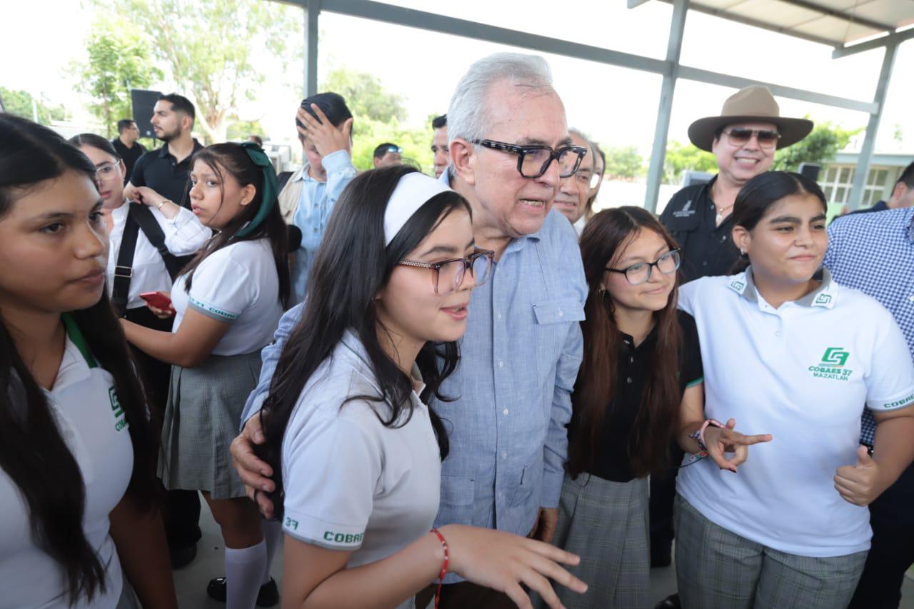 $!Con la inauguración oficial del plantel 37, autoridades dan el banderazo al ciclo escolar 2025-2026 para los Cobaes en Sinaloa