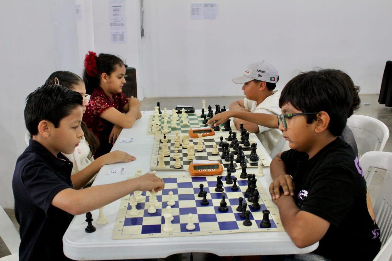 $!Ajedrecistas en Mazatlán compiten por su pase al Campeonato Nacional en intensa eliminatoria