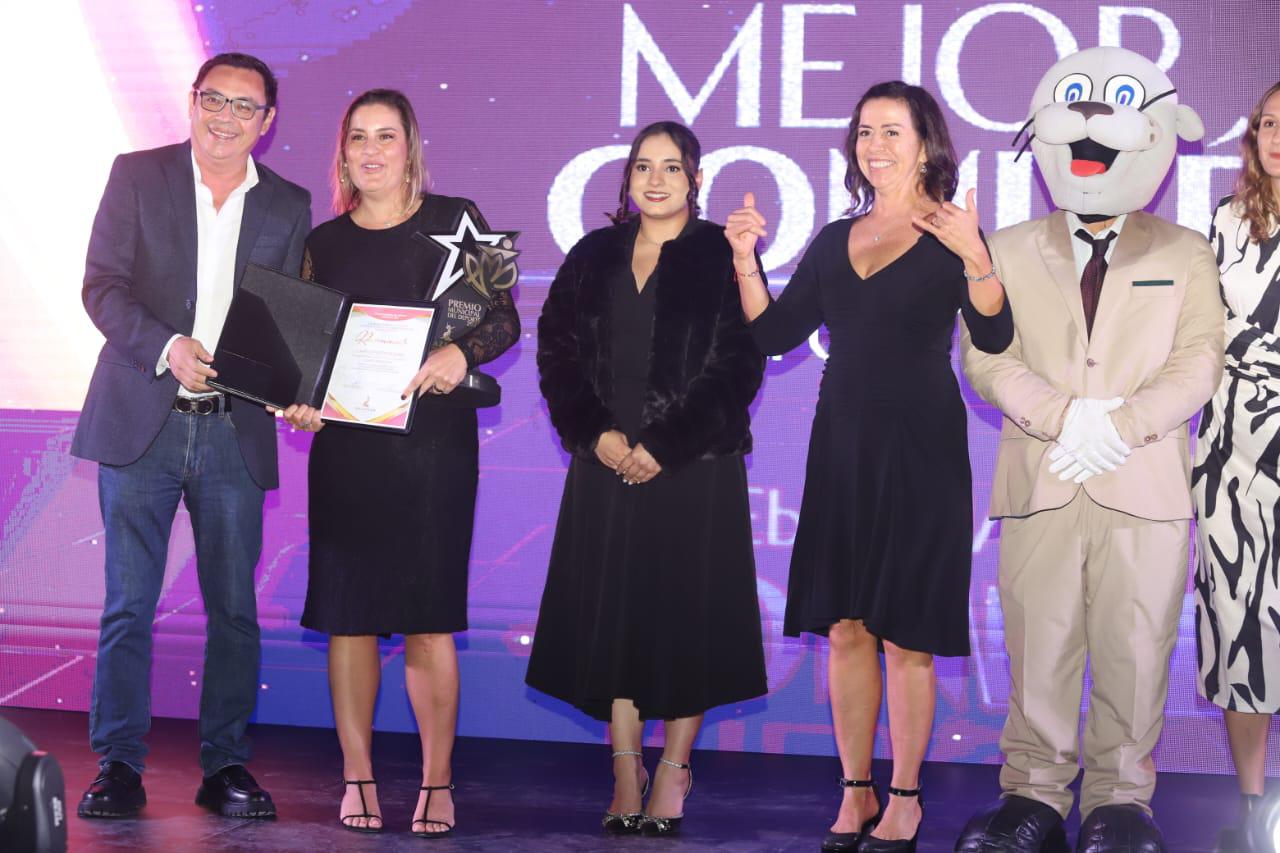 $!Entrenadores Karen Aguirre y Juan Manuel Viera ganan el Premio Municipal del Deporte 2025