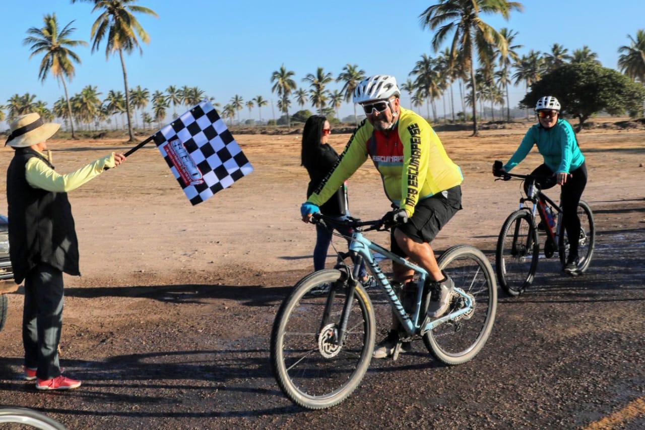 $!Responden escuinapenses a rodada a beneficio del Asilo de Ancianos