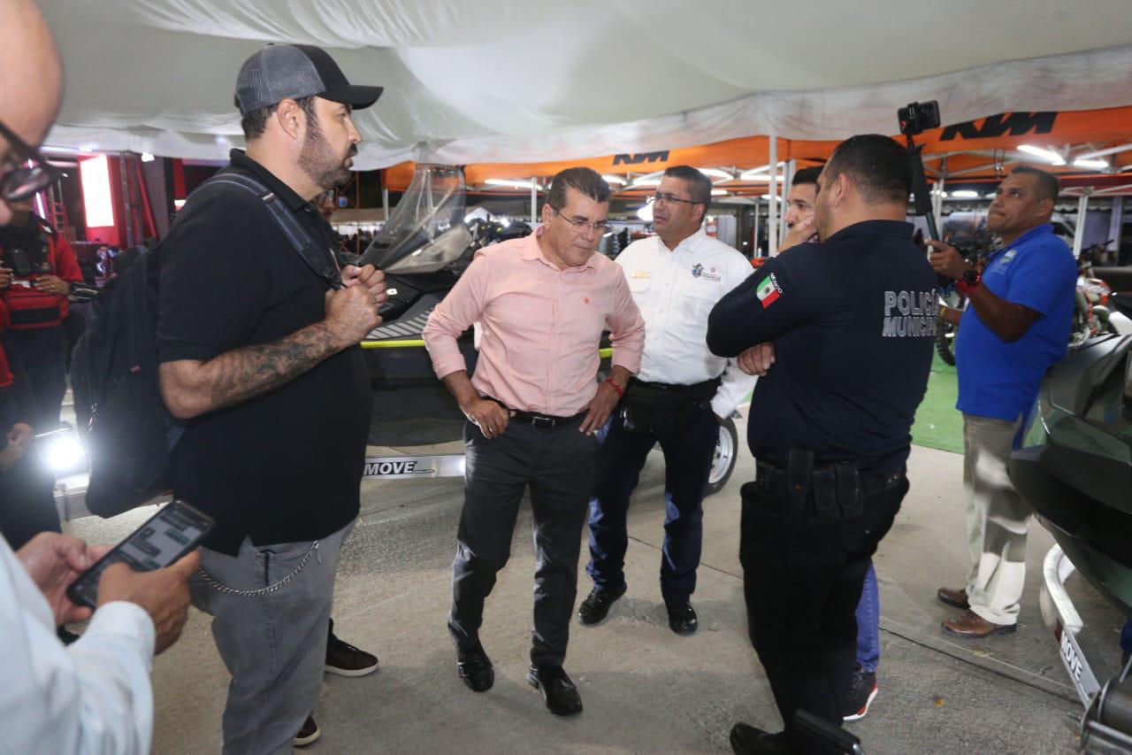 $!Recorre Alcalde de Mazatlán el Foro Biker