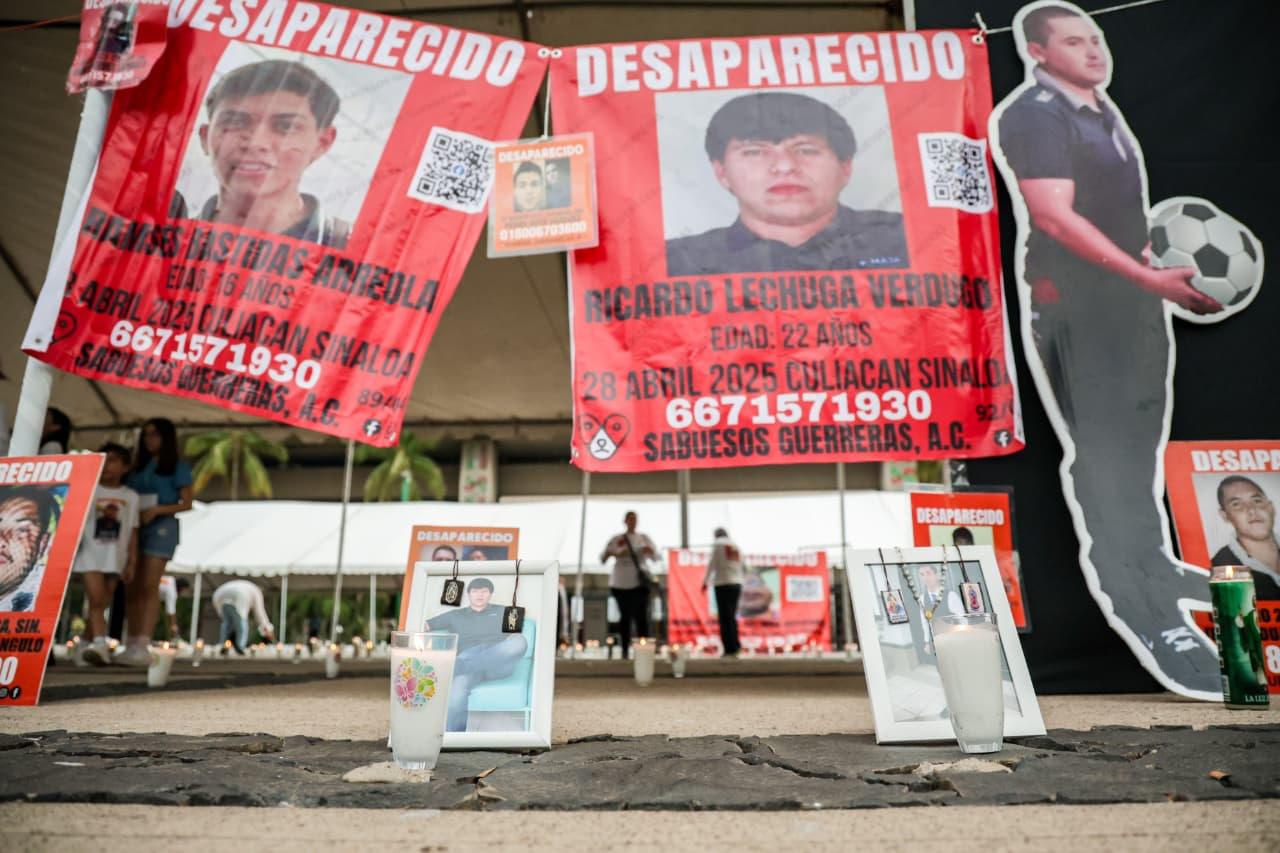 $!Buscadoras en Culiacán encienden 5 mil veladoras por desaparecidos en Sinaloa