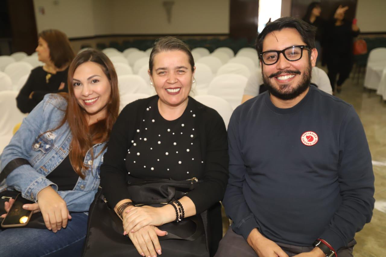 $!Paola Larrañaga Nieblas, Sonia López Sánchez y Miguel Hernández Manjarrez.