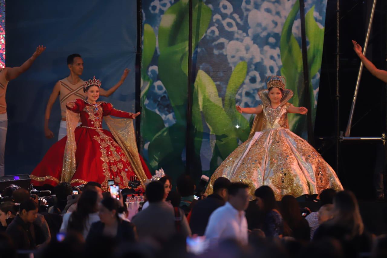 $!María Paula I y Givanna I, Reina Infantil y Reina de la Poesía del Carnaval 2024, respectivamente, se despiden de su reinado.