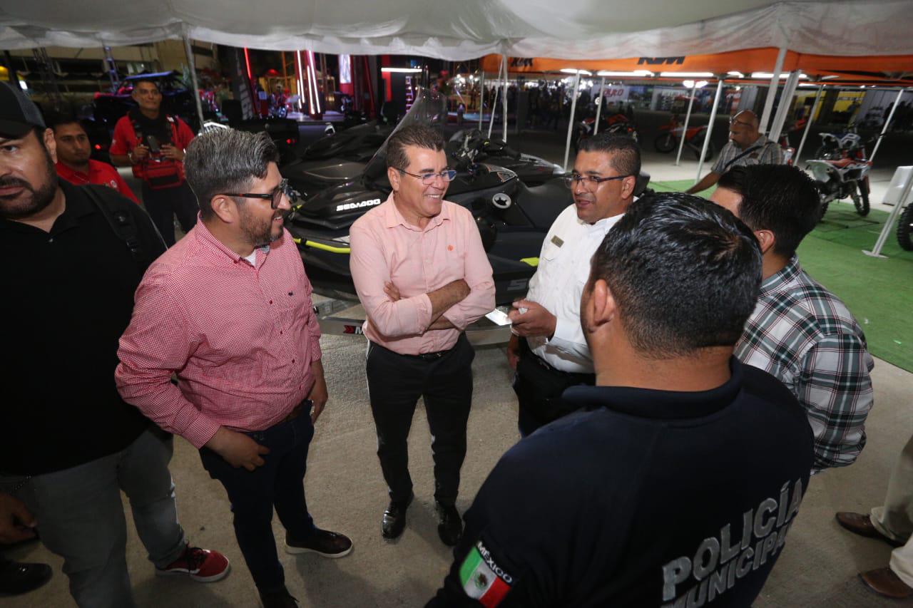$!Recorre Alcalde de Mazatlán el Foro Biker