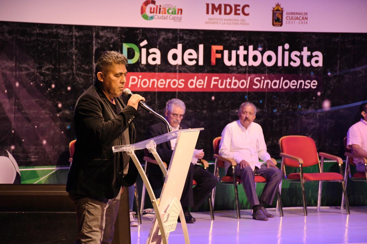 $!Reconocen en Culiacán a Pioneros del Futbol Sinaloense