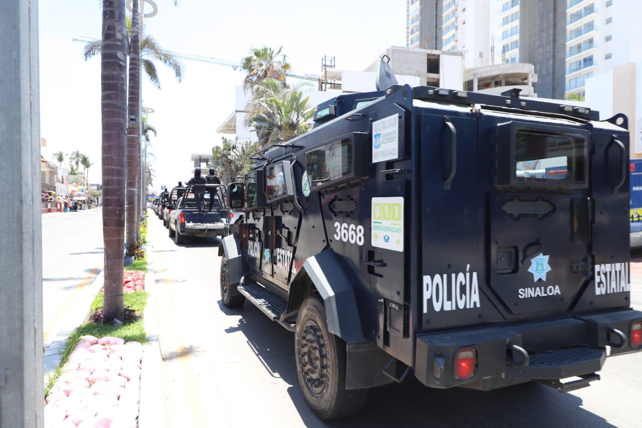 $!Convoy de la Policía Estatal patrulla zona turística de Mazatlán