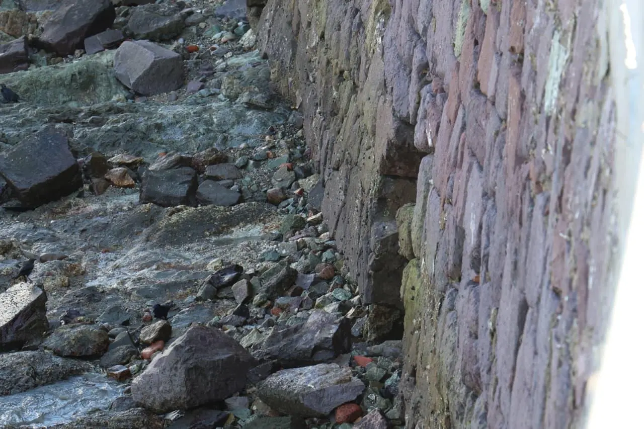 $!Son 6 los socavones del malecón de Mazatlán, uno de alrededor de 100 metros