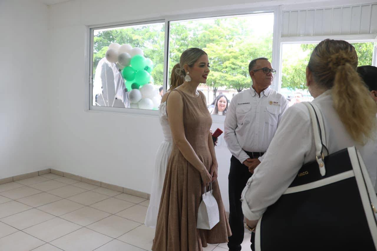 $!Inauguran Salón de Medios Audiovisuales en Escuelas Primarias en Mazatlán