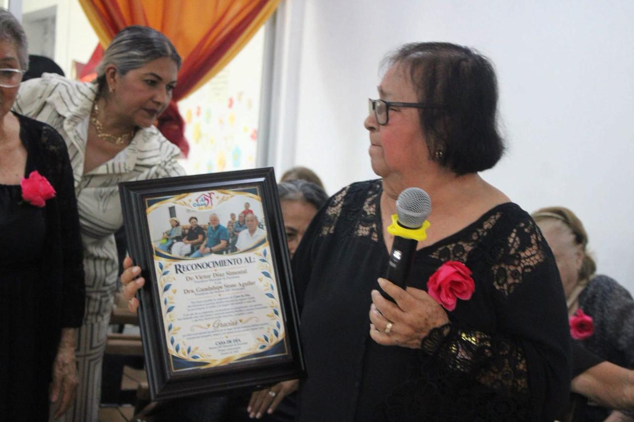 $!Celebran adultos mayores aniversario de Casa de Día, en Escuinapa