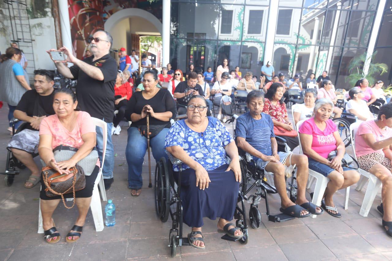 $!Dona Fundación ‘Academia de Sueños Especiales’ 27 sillas de ruedas para personas discapacitadas y adultos mayores en Mazatlán