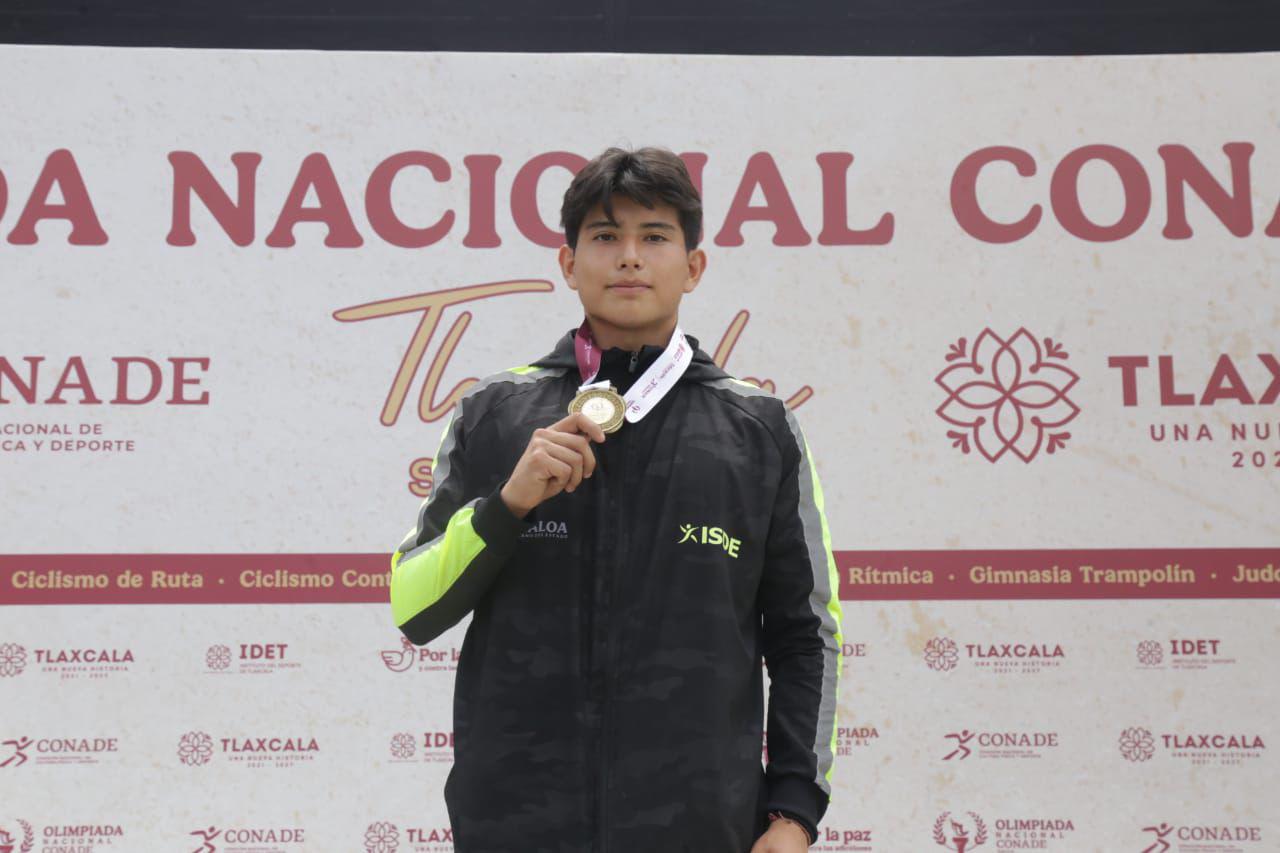 $!Ángel Ramírez hace historia para Sinaloa con oro e impone marca en los 110 metros con vallas