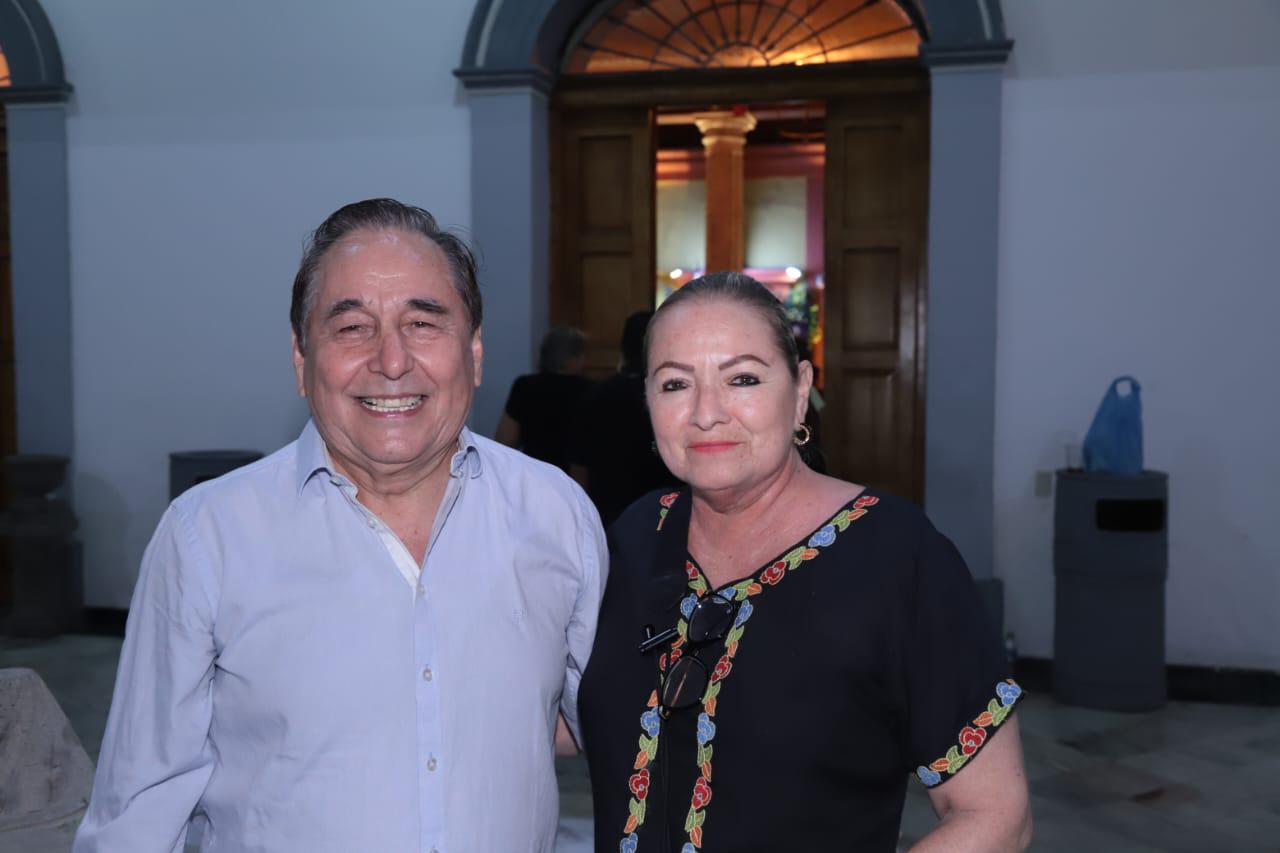 $!Jorge Figueroa y Olga Leticia García de Figueroa.