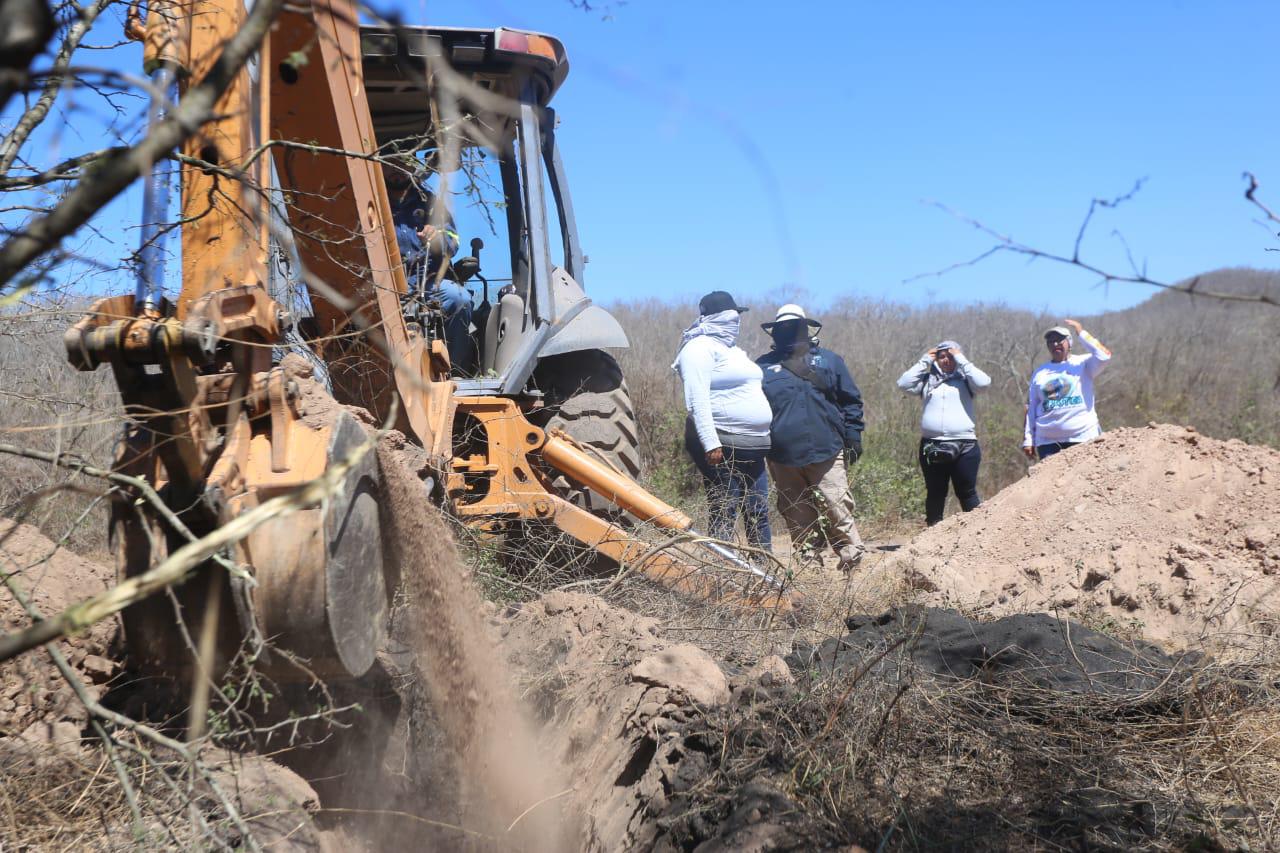 $!Madres salen al campo en Mazatlán a buscar a sus hijos desaparecidos