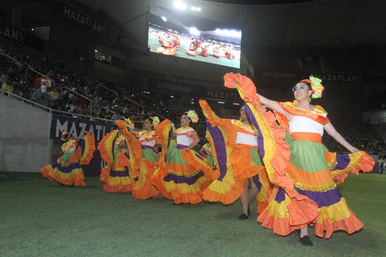 $!Vuelve la algarabía al Kraken con inauguración de la Copa Mazatlán de Futbol 7