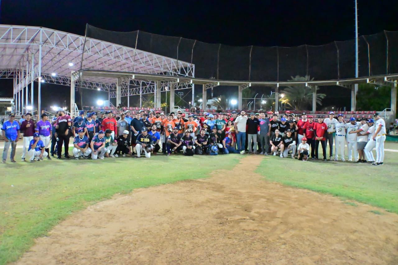 $!Rinden homenaje a Ulises Jiménez Sr. en la Liga de Beisbol Nocturna 2026