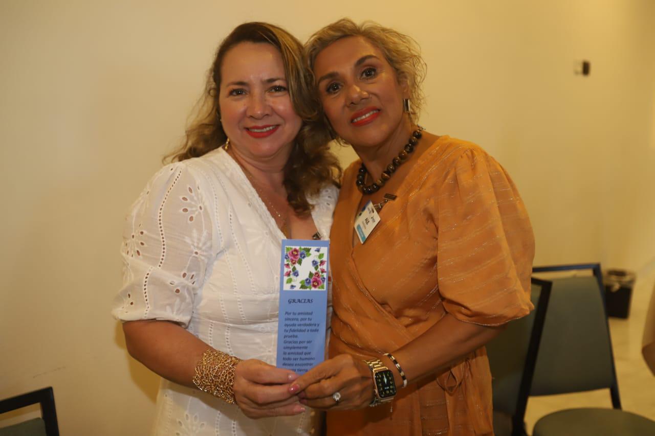 $!Geovanna Chaídez y Alejandra Velatti, de Culiacán.