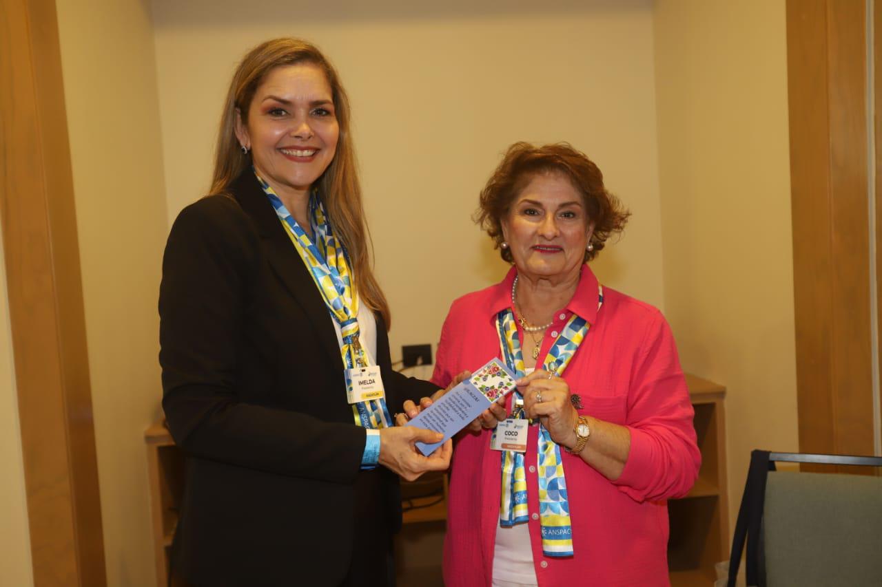 $!Imelda Morales de Chicuate y Coco Urrea de Valadés, de Mazatlán.