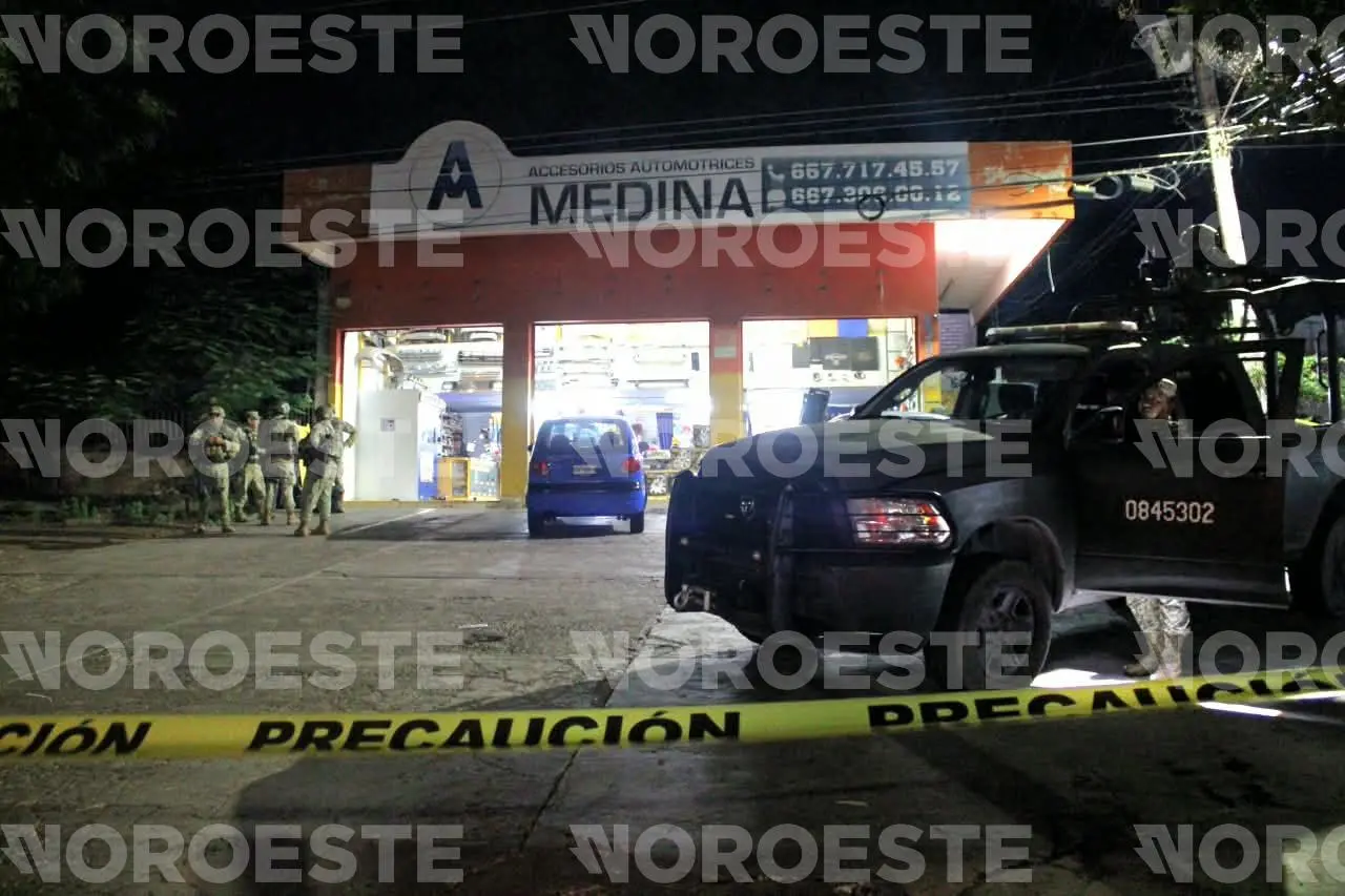 $!Ataque armado sobre avenida Manuel Clouthier deja tres heridos, en Culiacán