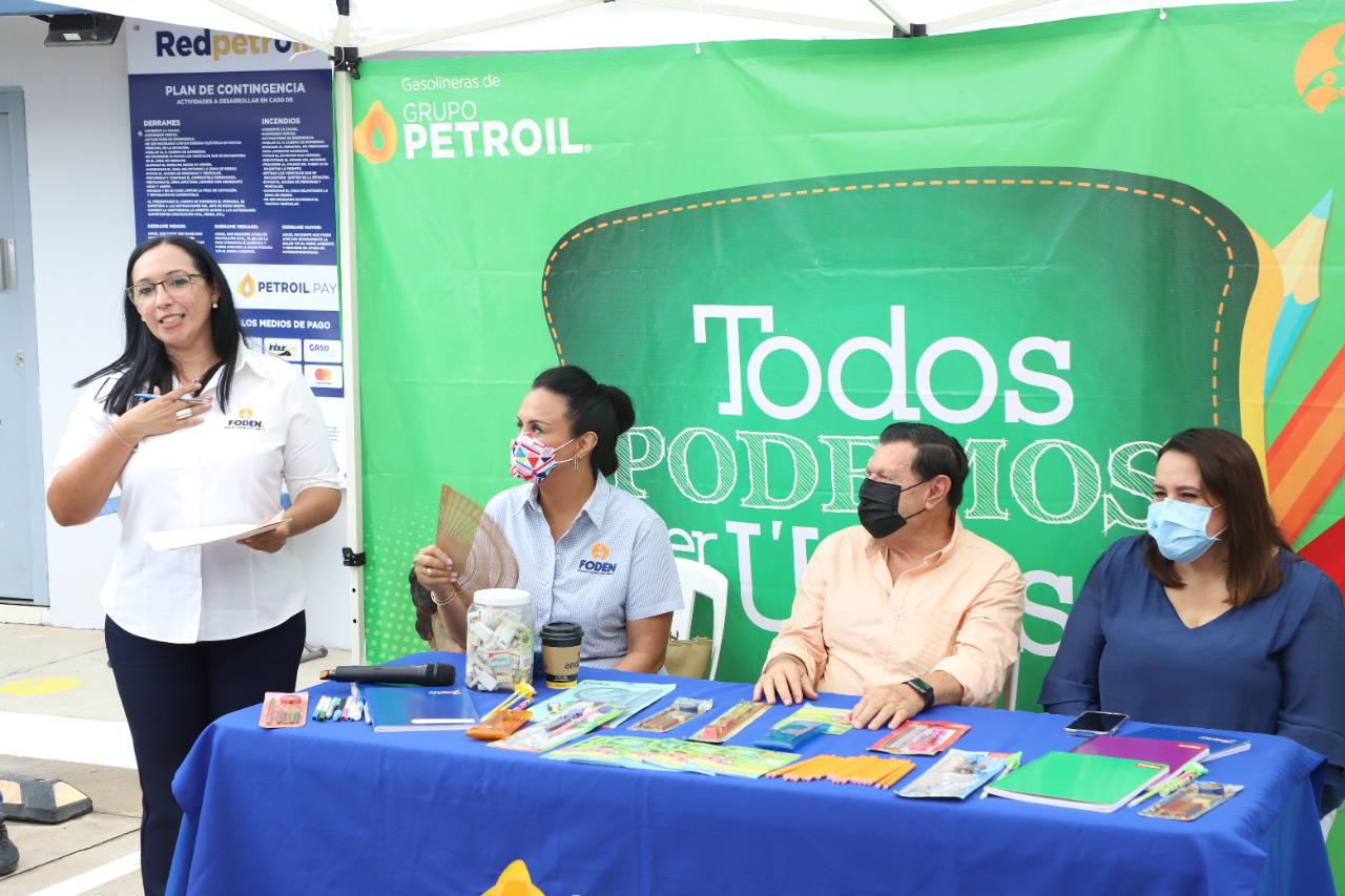 $!Red Petroil inicia en Mazatlán colecta de útiles escolares