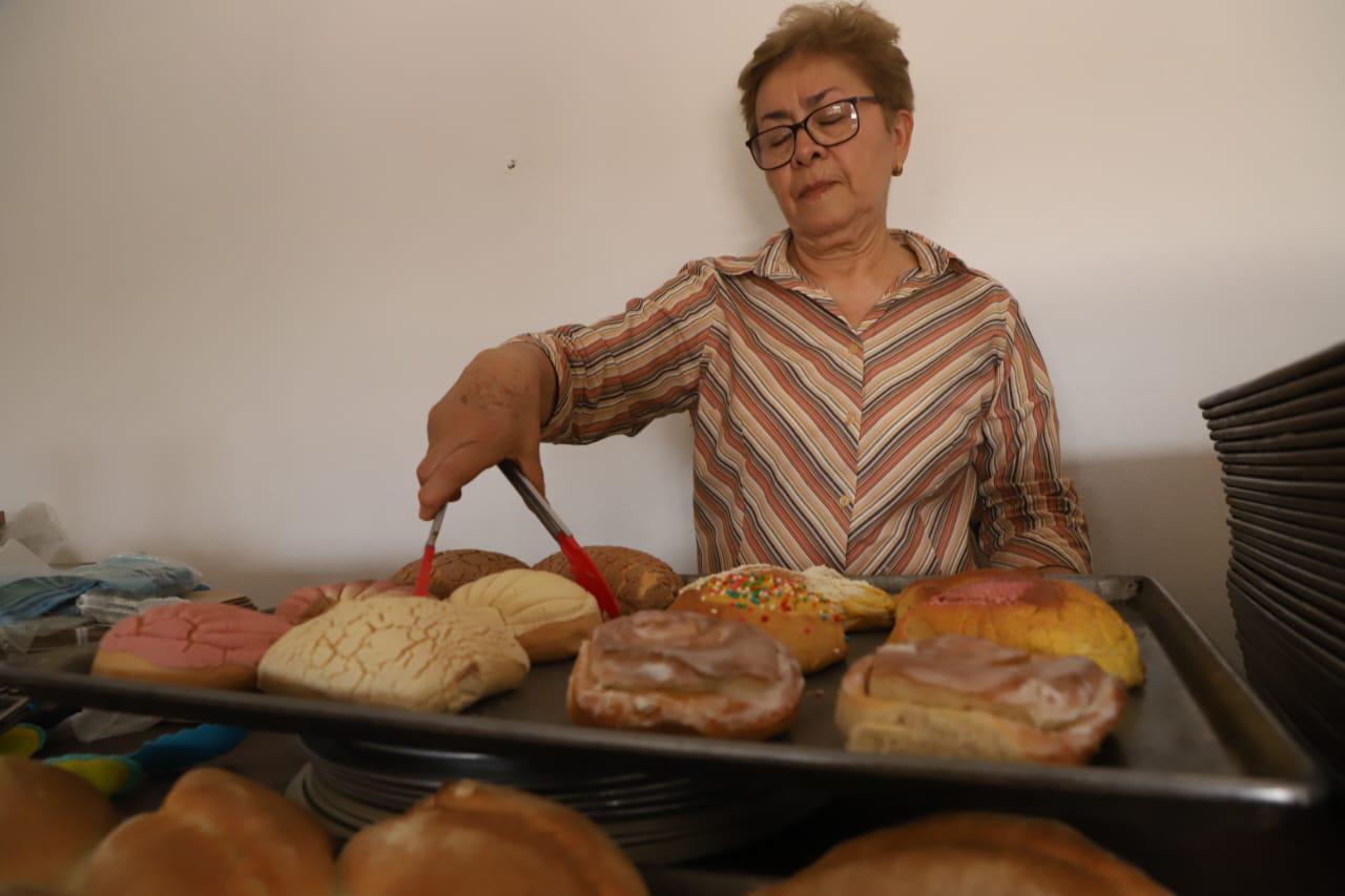 $!En horno de barro, elaboran desde 1960 pan artesanal en El Quelite