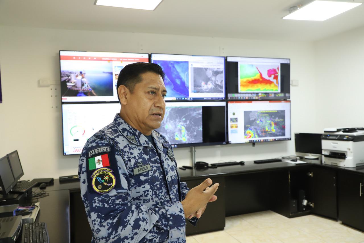 $!Fuerza Aérea Mexicana vigila desde Mazatlán el clima del Pacífico, para alertar a la población del ‘peligro inminente’
