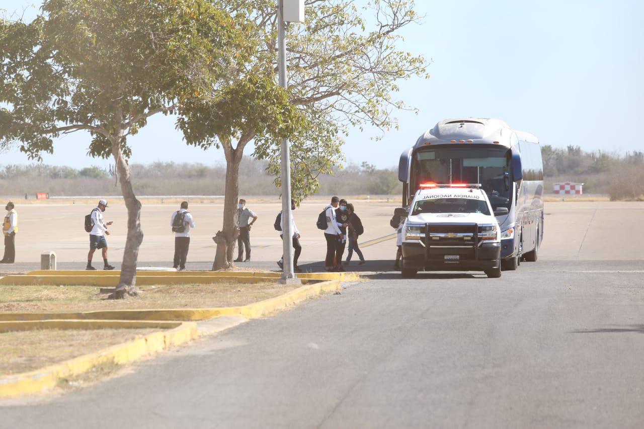 $!Las Águilas del América aterrizan en Mazatlán para su duelo ante los Cañoneros