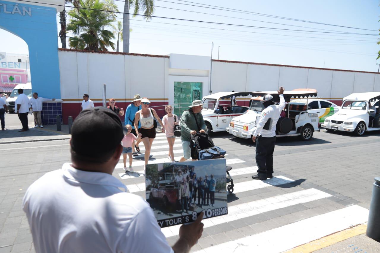 $!Llega a Mazatlán el crucero Carnival Panorama