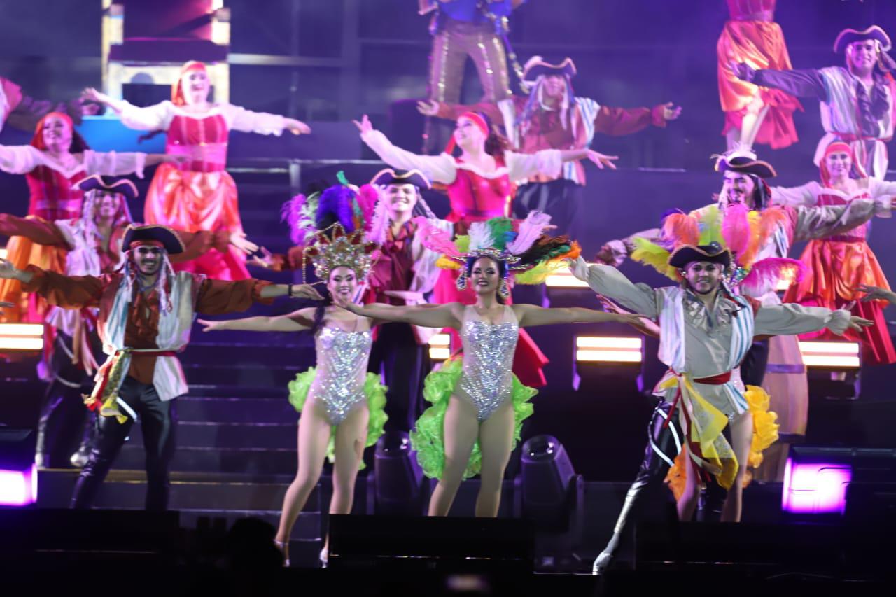 $!Recibe su corona Brayan Durán como Rey de la Alegría del Carnaval de Mazatlán 2025