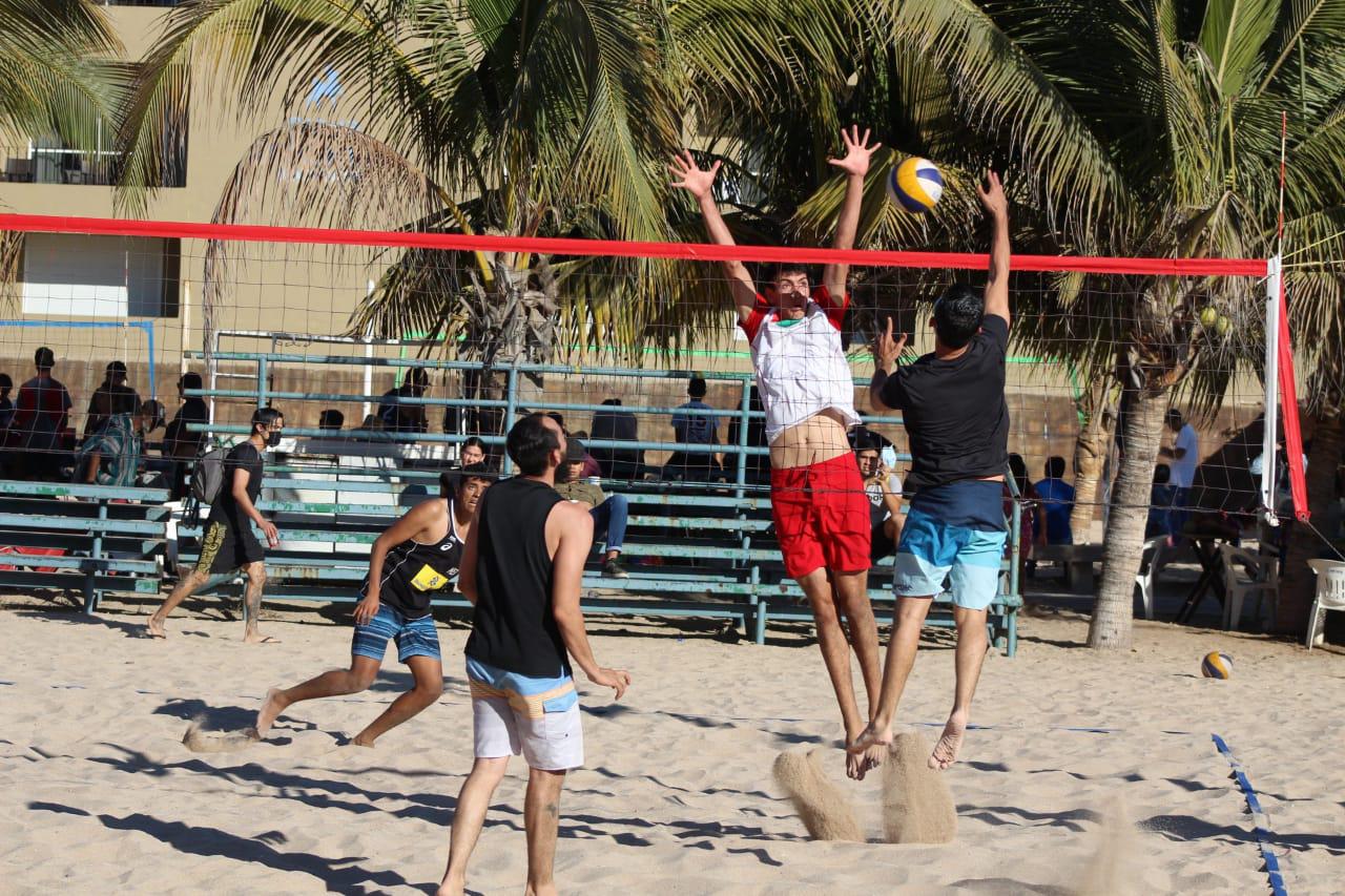 $!Fernando Barraza es el Rey de la Playa en la Liga de Voleibol Imdem