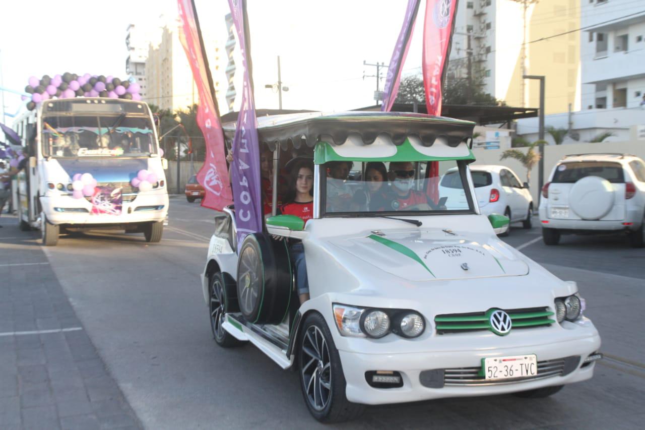 $!La Caravana Cañonera inunda de morado el Malecón de Mazatlán