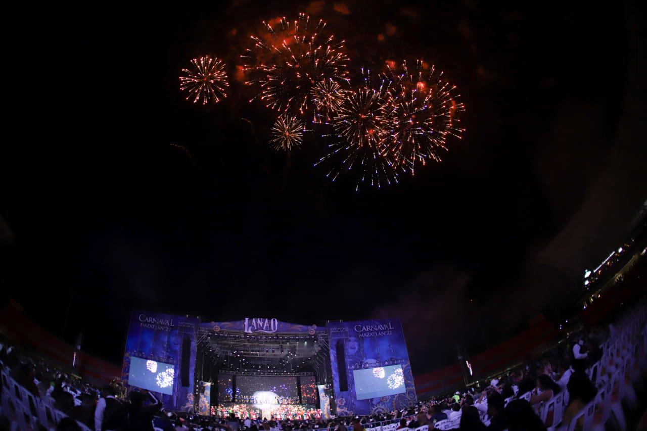 $!Coronan a Obed Ibarra como el Rey del Carnaval de Mazatlán 2022