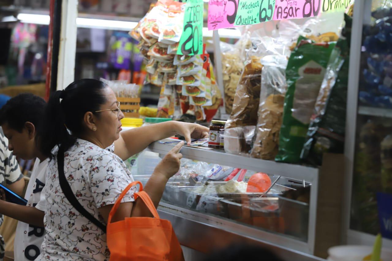$!Esperan comerciantes que aumento de precios de canasta básica no afecten sus ventas