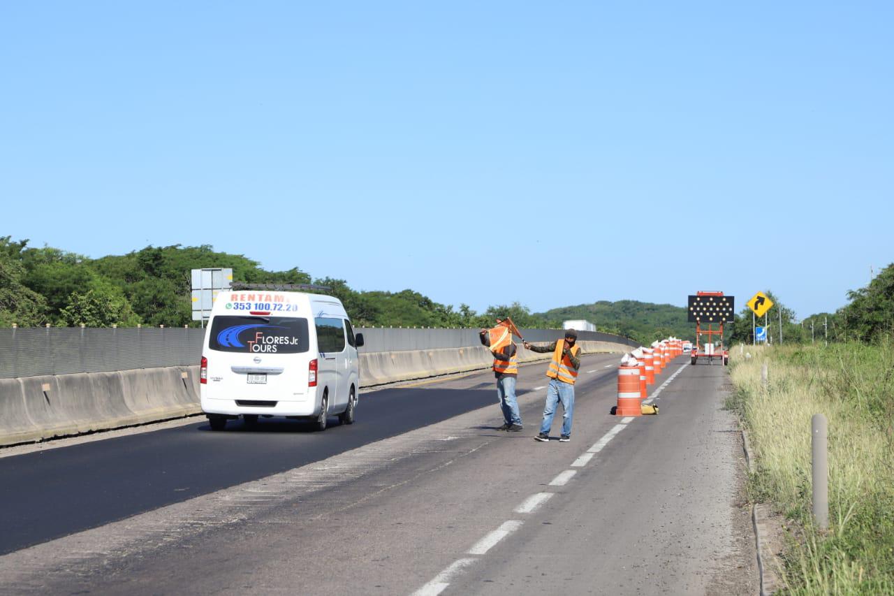 $!Reencarpetan parte de la Autopista Mazatlán-Culiacán