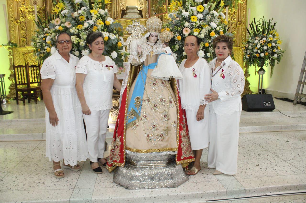 $!María del Socorro ‘Coyo’, una vida consagrada a servir a la Virgen del Rosario como aprendió de su padre