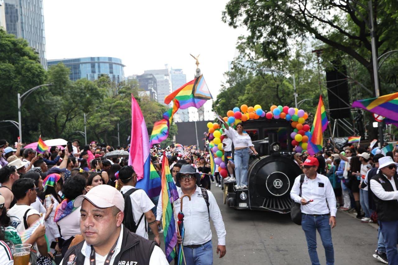 $!Marcha del Orgullo reunió a 550 mil personas en CDMX; llegó hasta el Zócalo