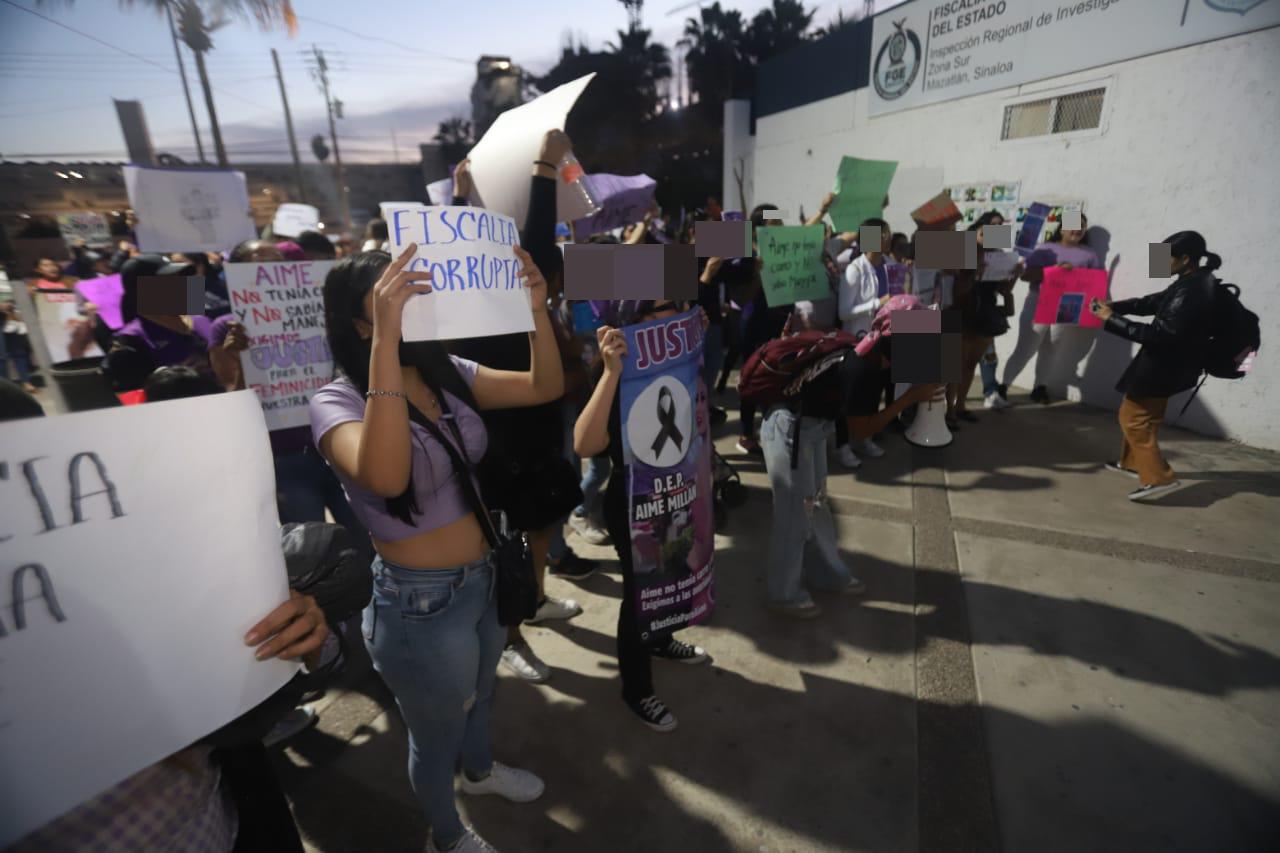 $!Protestan en Mazatlán por muerte de Aimé Joanna; piden respuesta a la Fiscalía