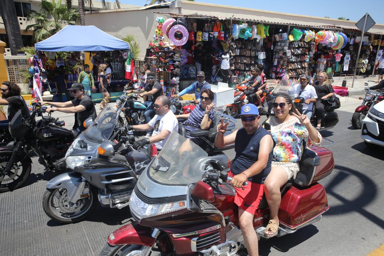 $!Los ‘bikers’ no se detienen, tras la muerte de un compañero en la Zona Dorada de Mazatlán