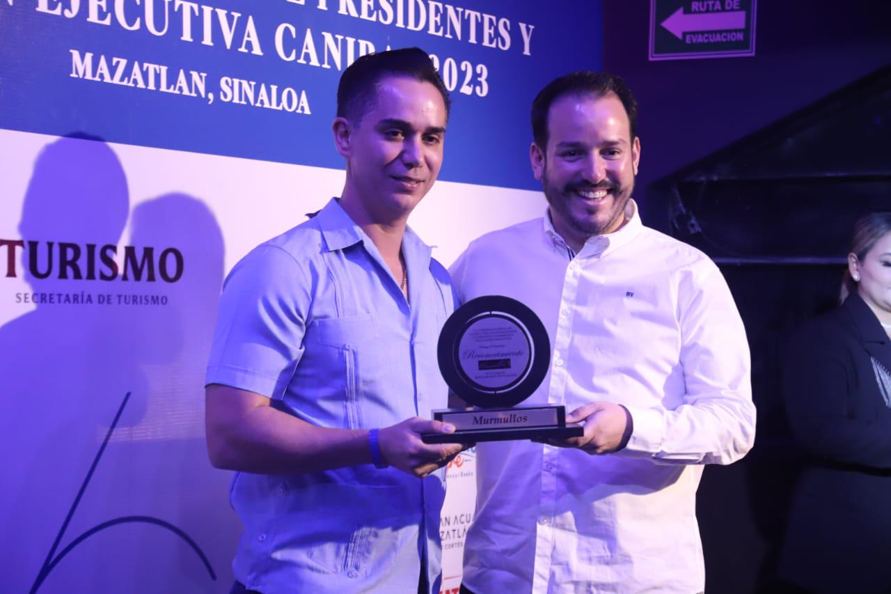 $!Érick Mandujano rinde protesta como Presidente de Canirac Mazatlán