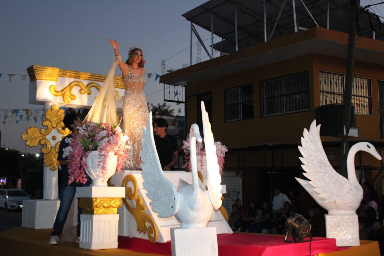 $!Disfrutan familias del desfile real del Carnaval de Rosario 2024