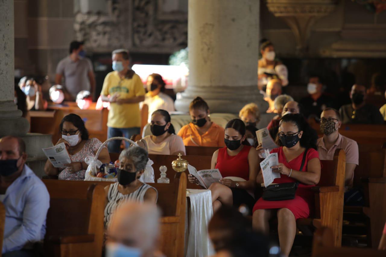 $!Urge Obispo de Mazatlán a vacunarse contra el Covid-19 y evitar enfermar de gravedad